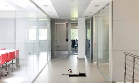 Získejte dokonalou flexibilitu a efektivitu svých prostor se zdvojenými podlahami!